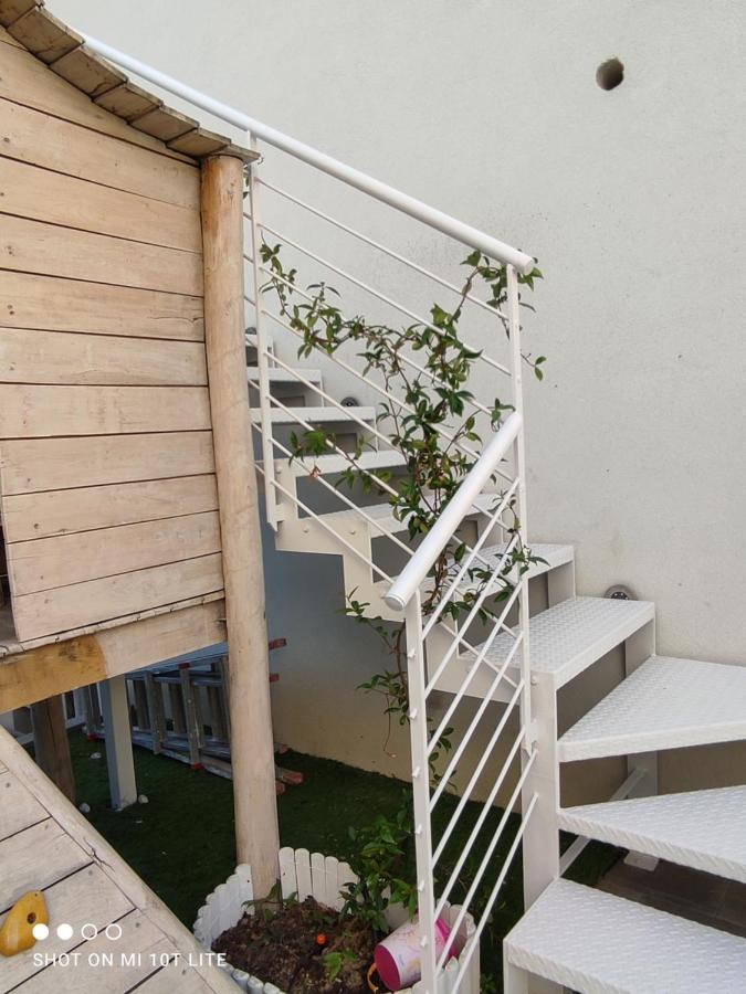 Appartamento Spotorno Con Ampio Terrazzo Attrezzato Anche Con Angolo Cottura Zewnętrze zdjęcie