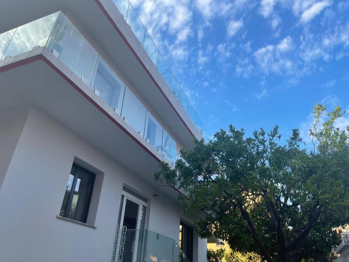 Appartamento Spotorno Con Ampio Terrazzo Attrezzato Anche Con Angolo Cottura Zewnętrze zdjęcie