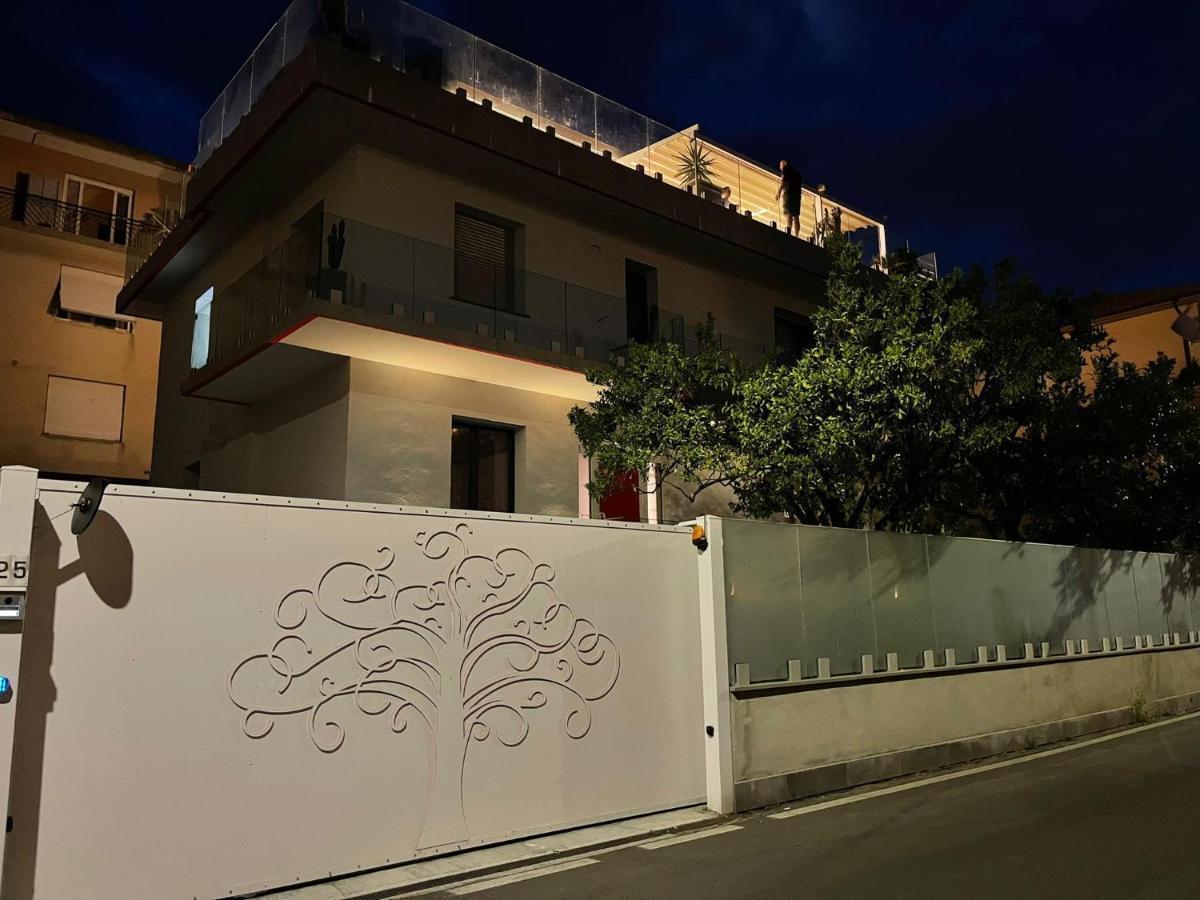 Appartamento Spotorno Con Ampio Terrazzo Attrezzato Anche Con Angolo Cottura Zewnętrze zdjęcie