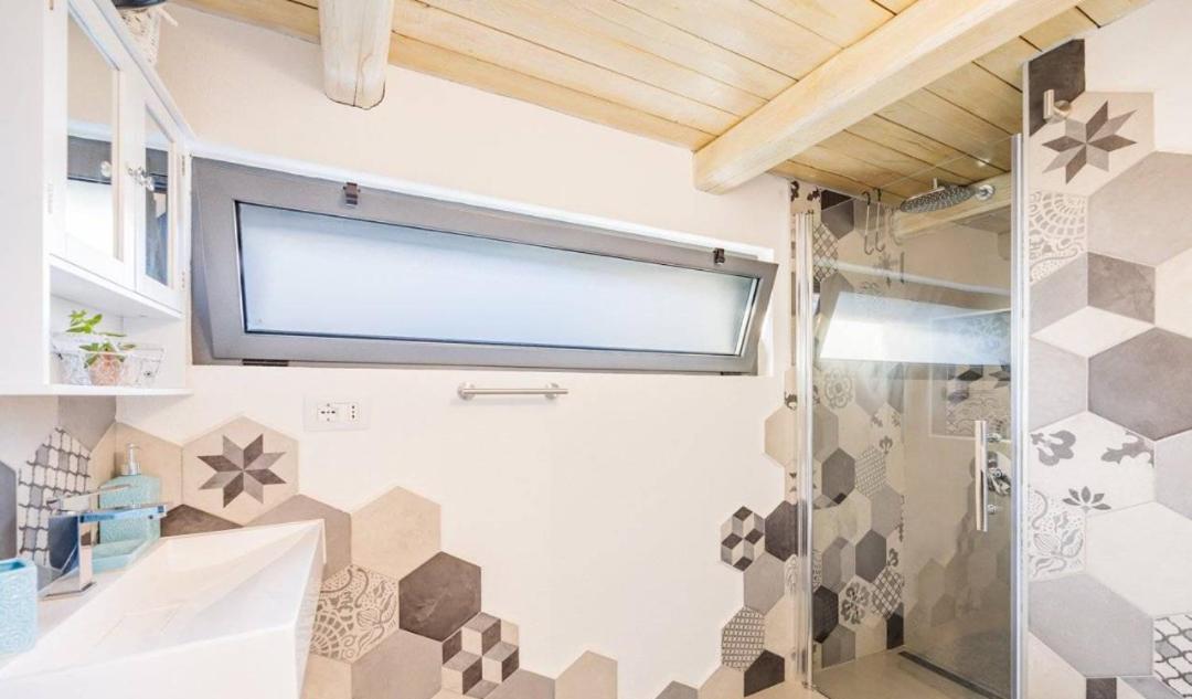 Appartamento Spotorno Con Ampio Terrazzo Attrezzato Anche Con Angolo Cottura Zewnętrze zdjęcie